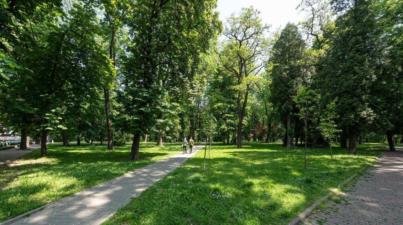 Luxury Apartment Slava Ukraini イヴァーノ＝フランキーウシク エクステリア 写真
